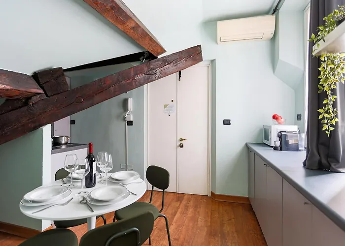 The Rent - Flat In Brera District Milaan