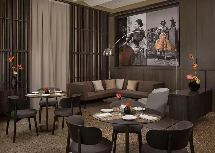 Nh Collection Life Hotel