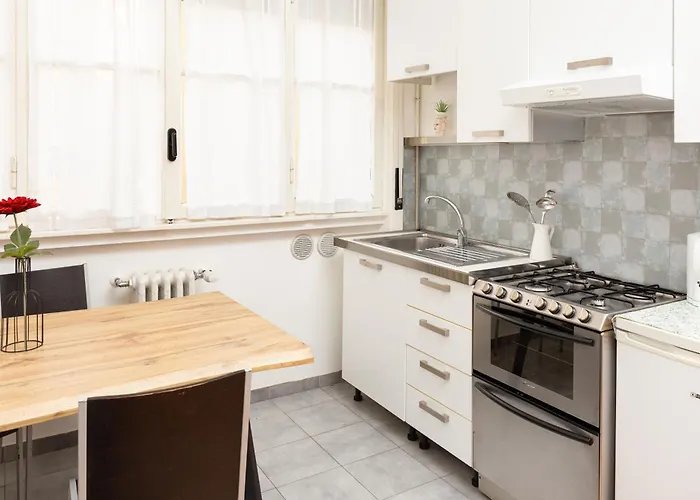 Artstay - Garibaldi Tower, Near Metro Station M5, M2 Appartement