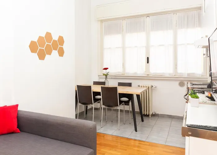 Artstay - Garibaldi Tower, Near Metro Station M5, M2 Appartement *