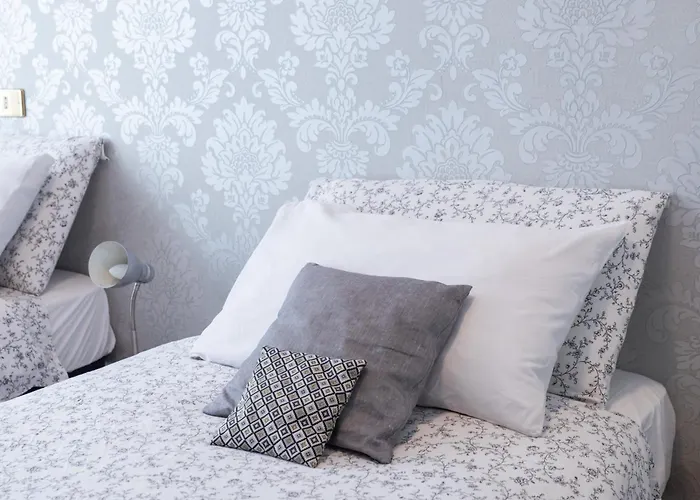 Duomo Walking Distance Elegant Flat With View *