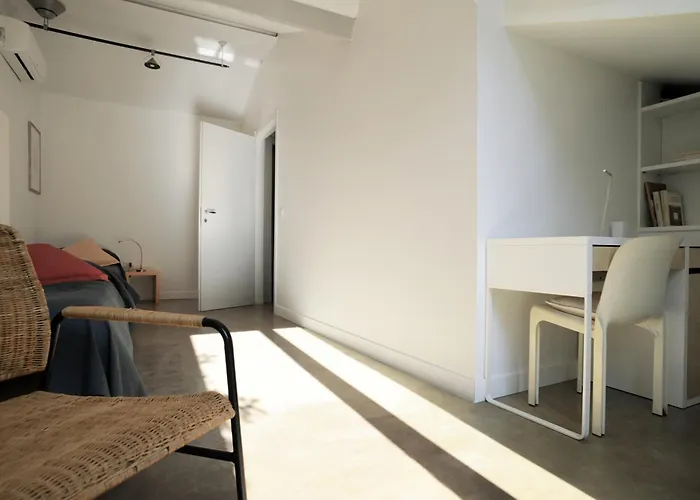Sant Ambrogio With Private Terrace In Shared Flat Kwatera prywatna