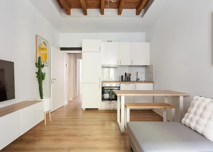 Guesthost - Bright -pasteur M1 Appartamento *