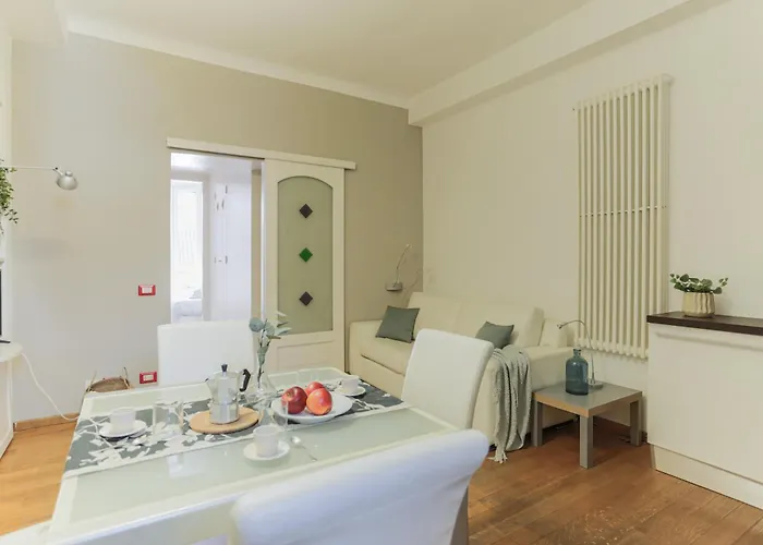 The Rent - Near Navigli * מילאנו
