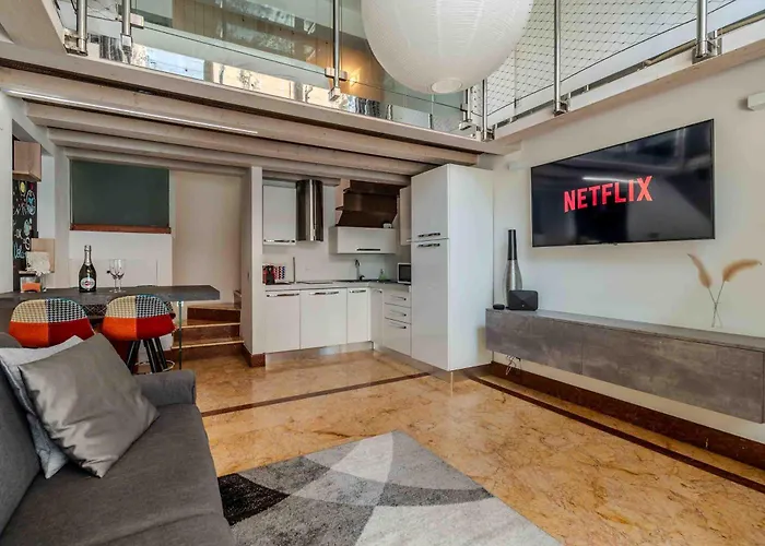 Loft Elegante In Centro In Zona Signorile - Davanti Metro Appartement *