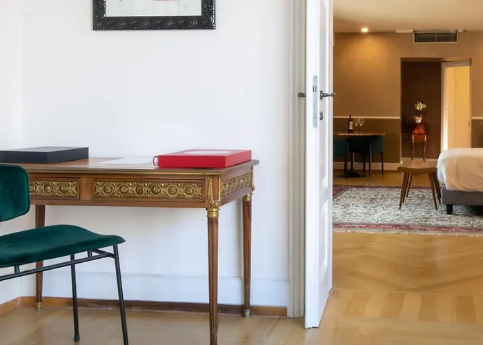 Hotel Galleria Vik - Townhouse Galleria - Small Luxury Of The World