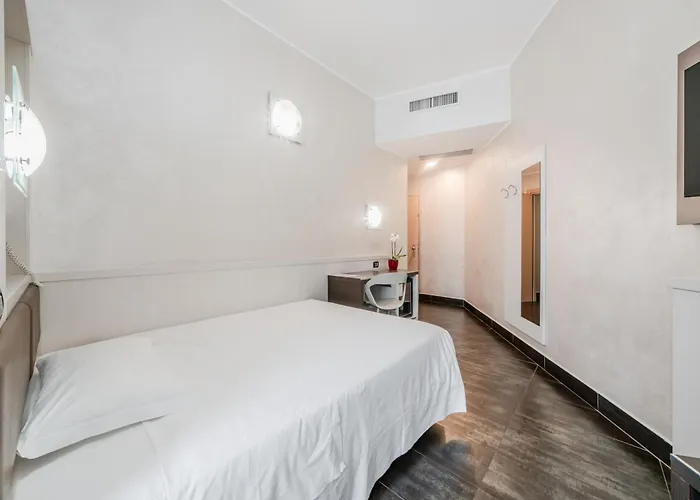 Hotell Navigli 3*