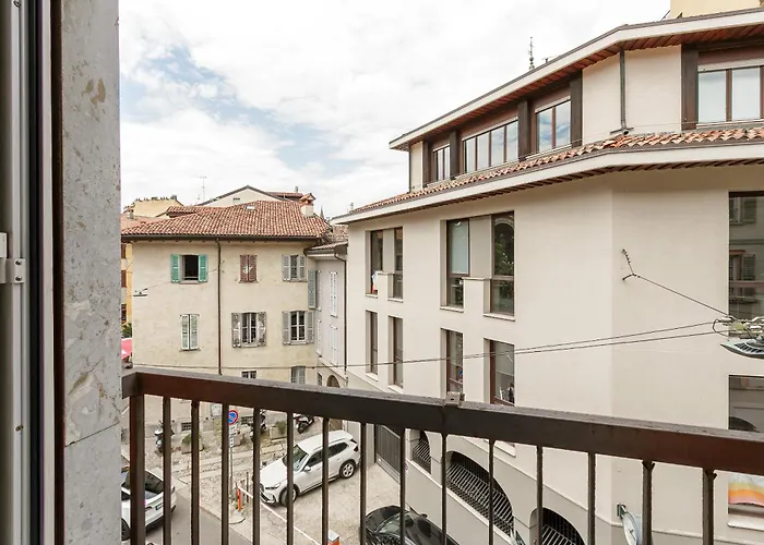 Homycare Stylish With Jacuzzi & Balcony Steps From Duomo Apartmán Milán
