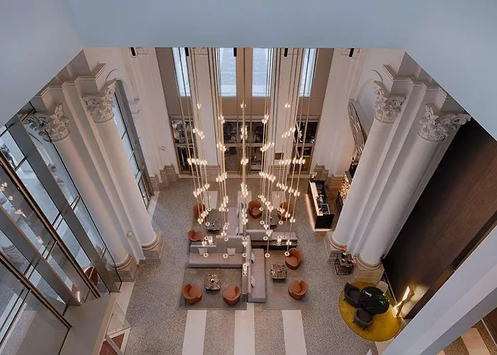 Nh Collection Life Hotel