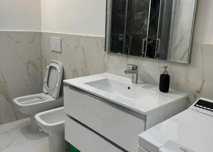 Luxury Beauty-flat In *