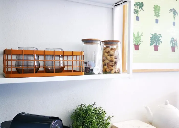 Daire Spacious 50 Meters From The Metro