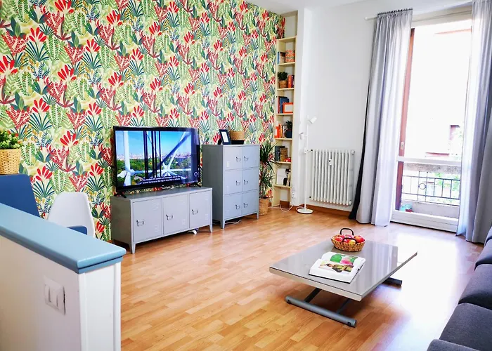 Daire Spacious 50 Meters From The Metro Milano