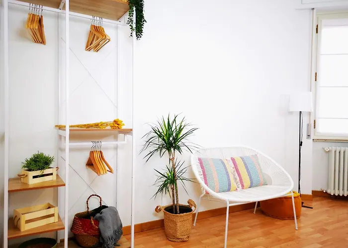 Daire Spacious 50 Meters From The Metro