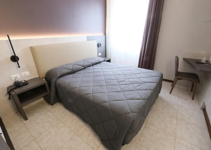 Hotel Mistral Mediolan
