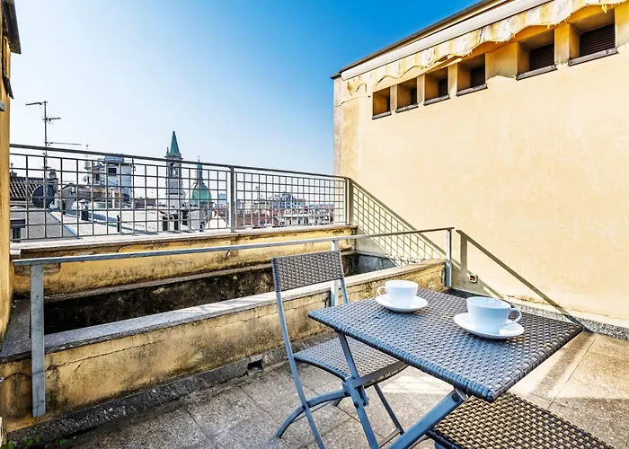 Elegant 2 Bedrooms Near Duomo Appartement Milaan