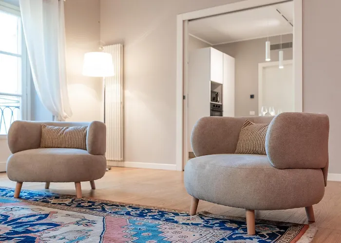 Διαμέρισμα Luxurious & Spacious Flats In Duomo *