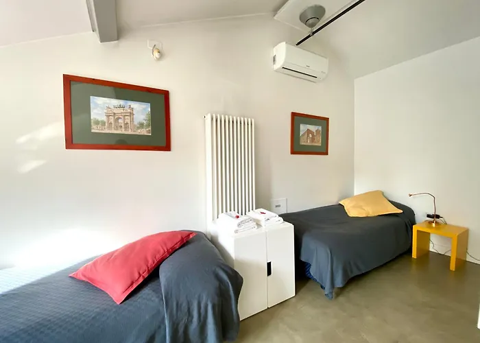 Kwatera prywatna Sant Ambrogio With Private Terrace In Shared Flat