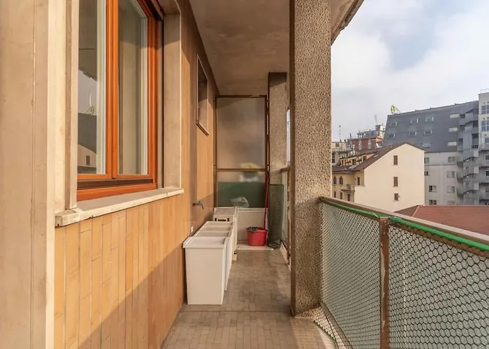 Yellow Flat * Mediolan