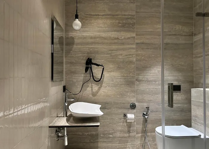Av Hotel 2*