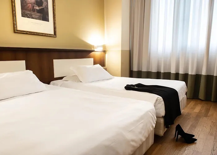 Alga Отель Милан