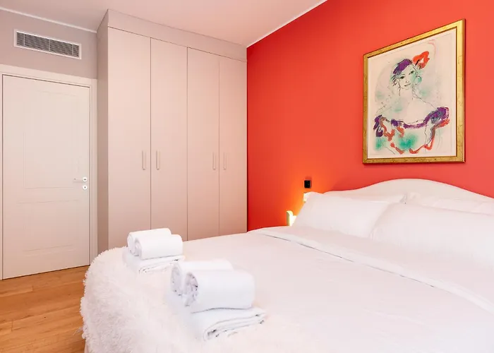 Διαμέρισμα Luxurious & Spacious Flats In Duomo