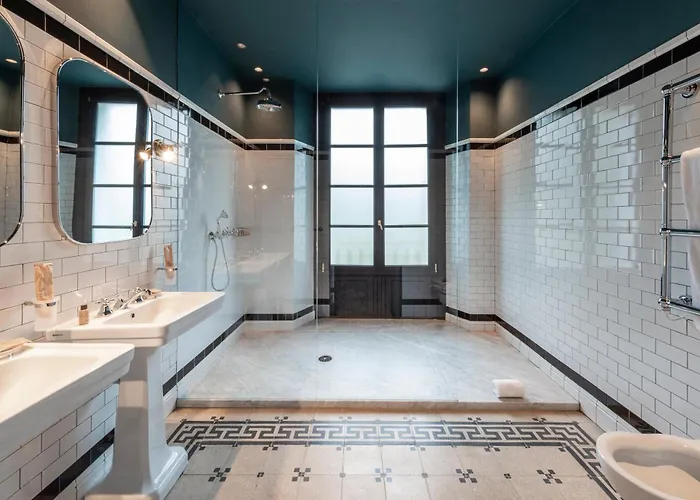 The Nine - B Μιλάνο