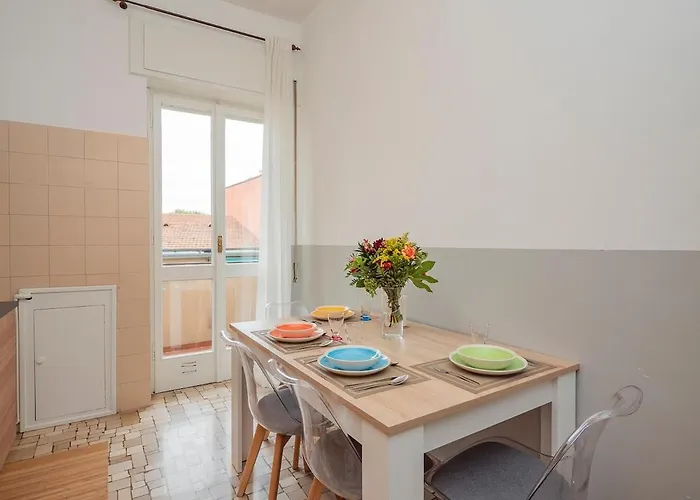 Navigli Retreat Near Duomo 아파트
