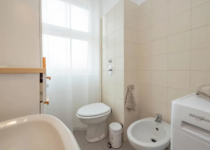 Navigli Retreat Near Duomo 아파트