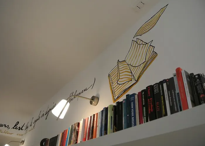 Gogol'ostello & Caffe Letterario 酒店 *