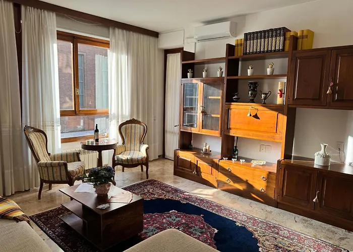 Casa Kolbe 8 , Centro M4 Милан