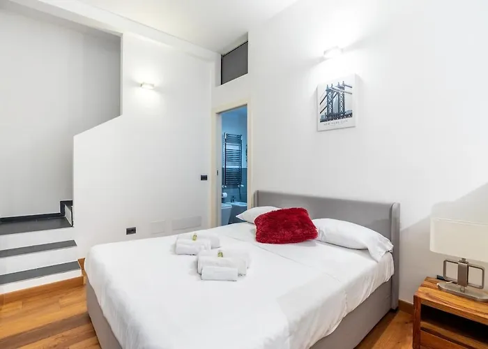 Design I Steps From Fair & Metro * Milán
