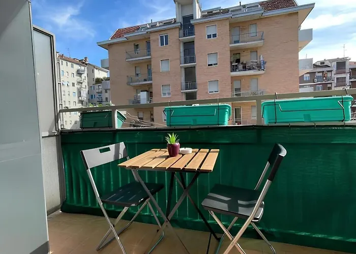 Gardone - Ampio Con 2 Da Letto - Comodo Per Duomo! Apartamento *