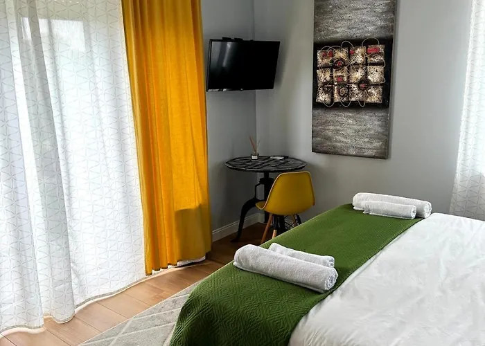 Sunny Terrace 2 Bedrooms Apartment Mailand