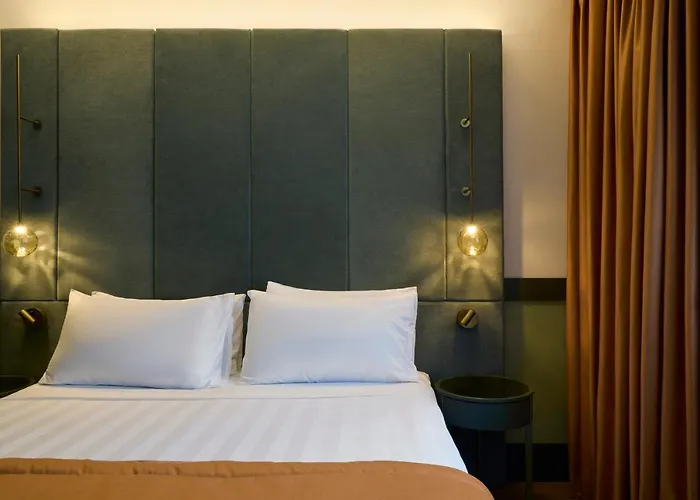 Hotell Fifty House 5*