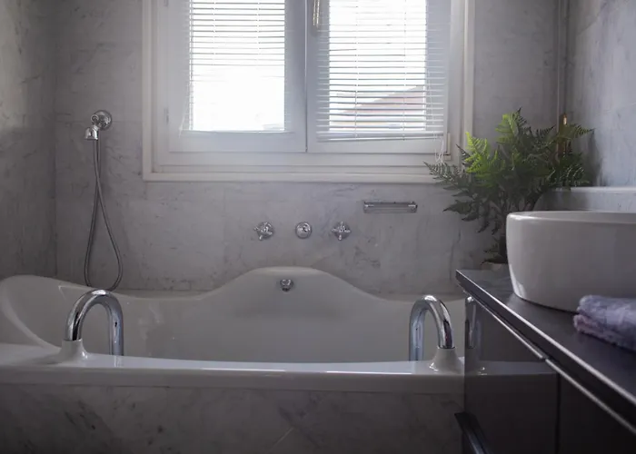 Iconic Luxury Penthouse In The Heart Of アパート ミラノ