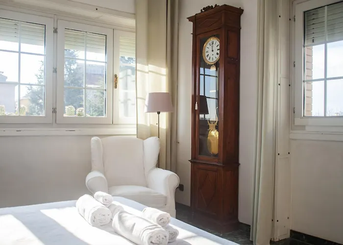 Iconic Luxury Penthouse In The Heart Of *