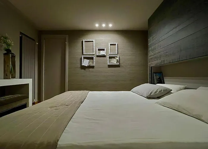 アパート Luxury Art & Chromotherapy Downtown - Free Parking