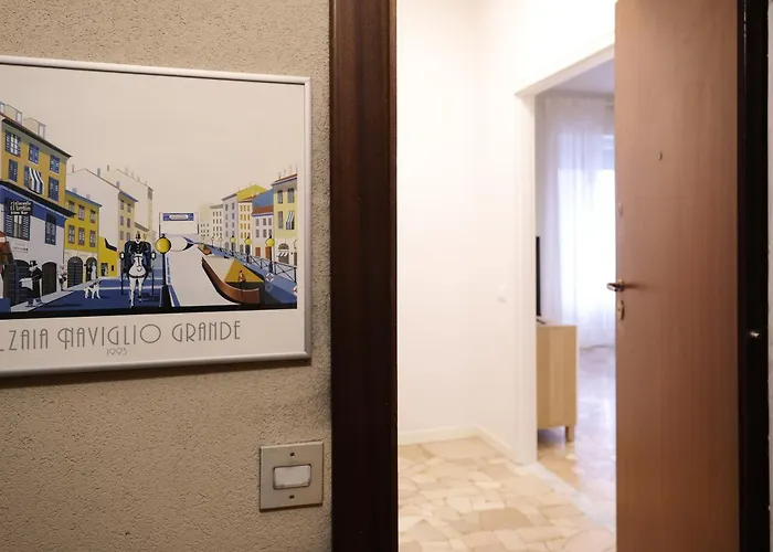 Navigli - Via Tortona *