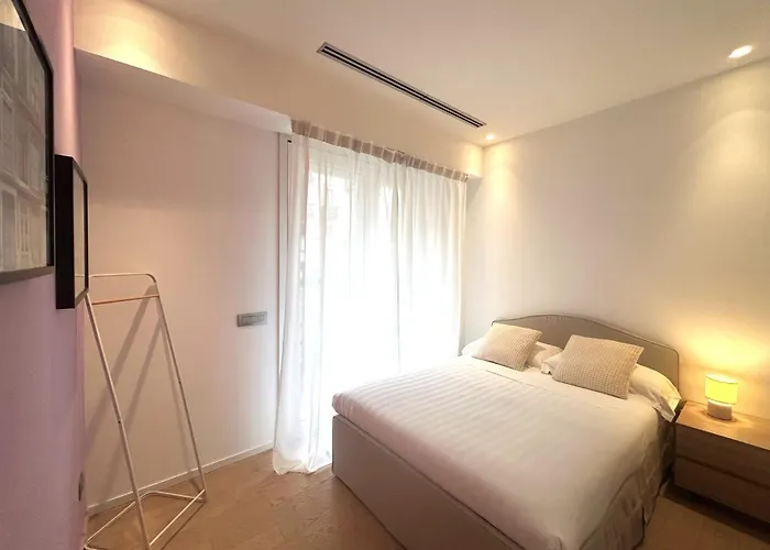 Fifty Eight Duomo شقة *