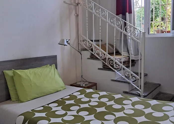 With A Garden Δωμάτια σε οικογενειακή κατοικία *