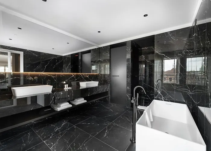 Отель The Glamore Duomo 5*