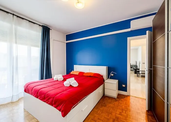 Large With Private Balcony And Workspace Appartement Milaan