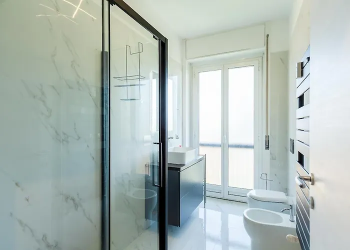 Large With Private Balcony And Workspace Appartement