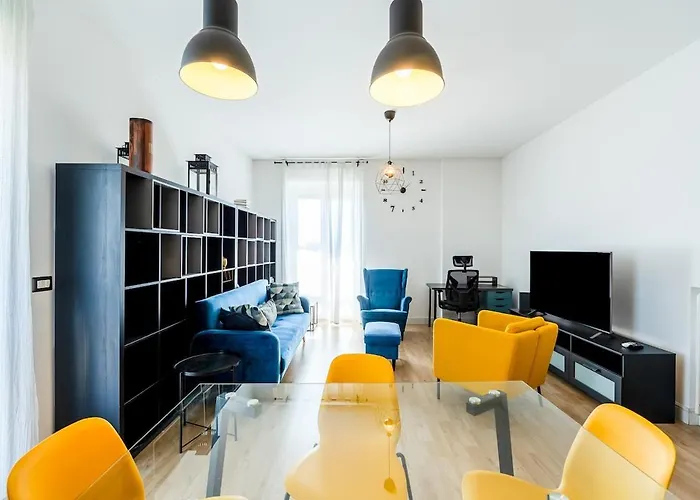 Appartement Large With Private Balcony And Workspace Milaan