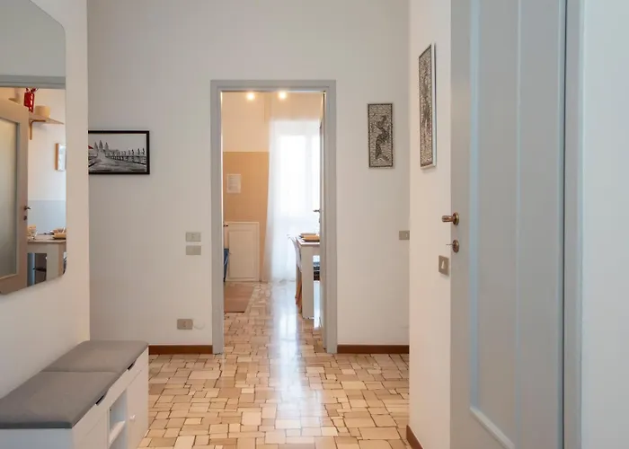 Navigli Retreat Near Duomo 아파트