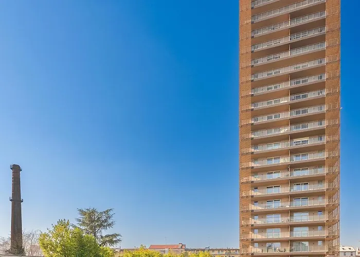 Giaxtower Gym & Pool Bright Space ميلان