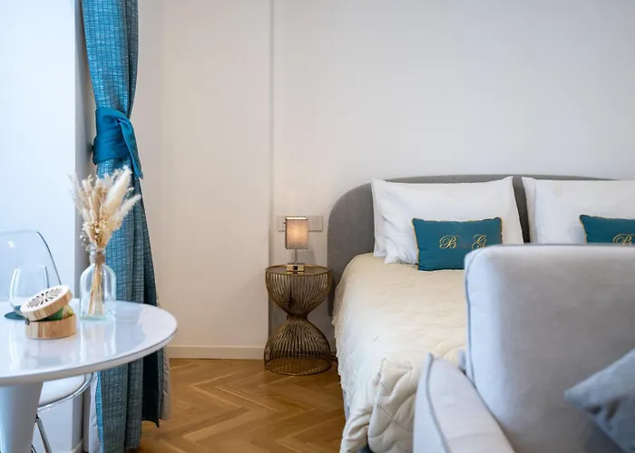 Penzion B And G San Babila- Luxury In The Heart Of - Design District 4*