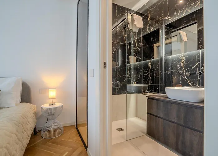 B And G San Babila- Luxury In The Heart Of - Design District Penzion