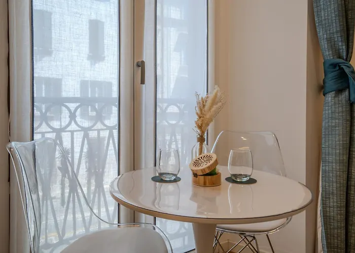 Penzion B And G San Babila- Luxury In The Heart Of - Design District