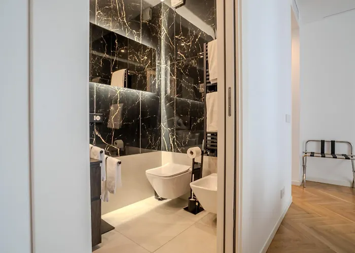 B And G San Babila- Luxury In The Heart Of - Design District 4* Milán